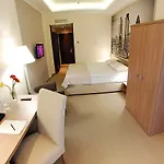Rius Готель