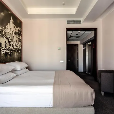 Rius 4* Lviv