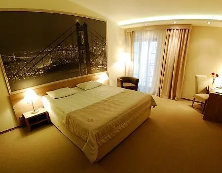 Rius 4* Lviv